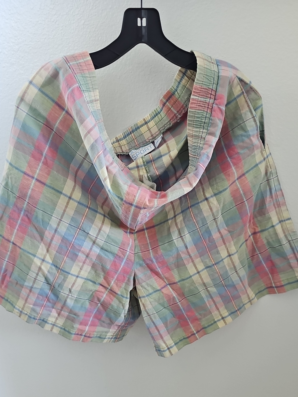 VINTAGE Jaclyn Smith Sport Pastel Plaid Women's Shorts in Pink, Green & Cream L